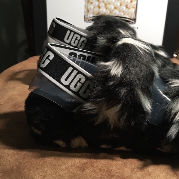 UGG NIB AUTHENTIC OH YEAH SPOTS BLACK & WHITE SLIPPERS - Picture 8 of 16